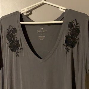 ⭐️American Eagle⭐️ SOFT & COMFY Grey V-neck